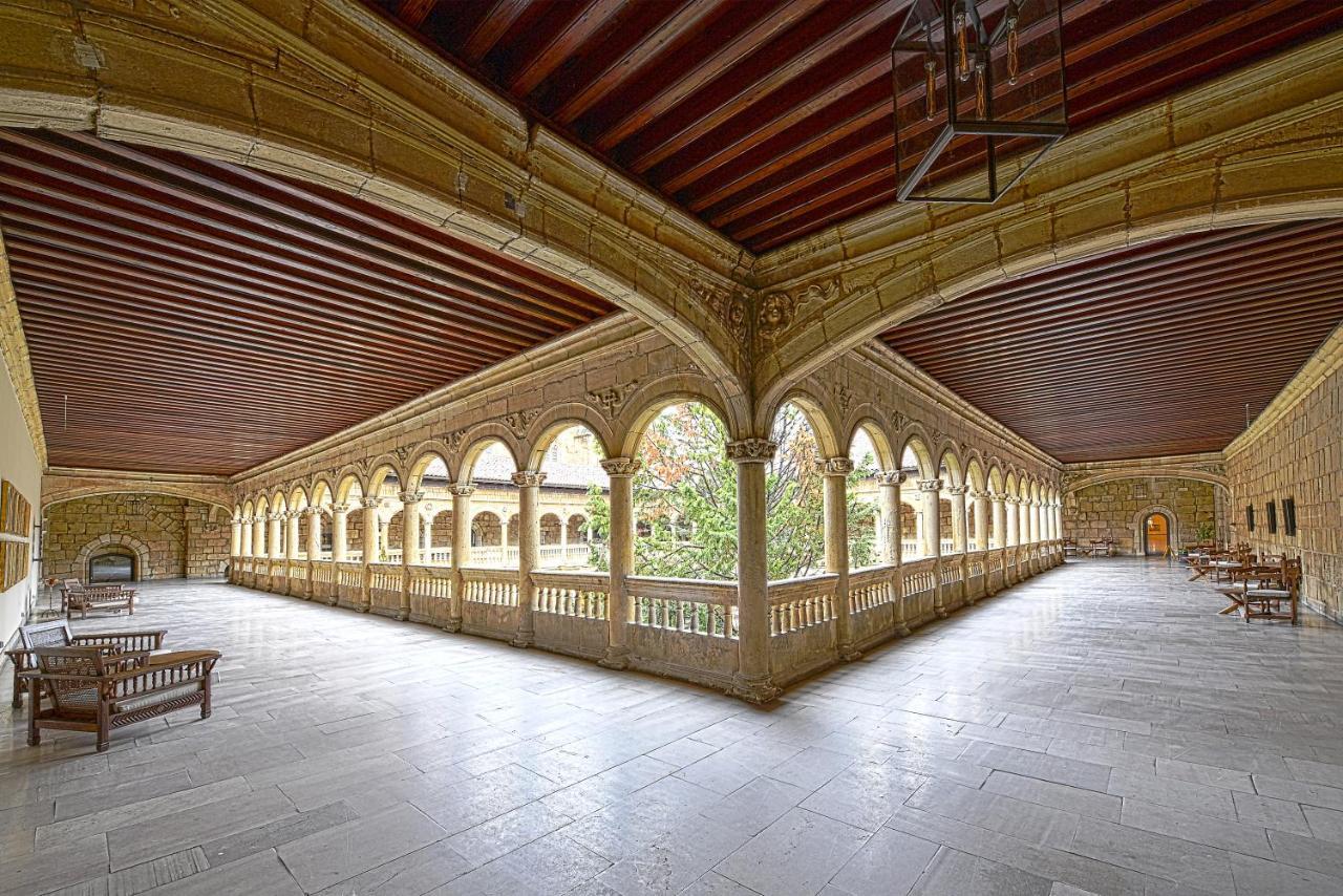 Parador De Turismo De Leon Ngoại thất bức ảnh The University of Navarra