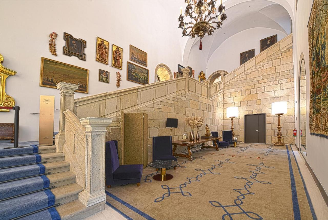 Parador De Turismo De Leon Ngoại thất bức ảnh The interior of the hotel